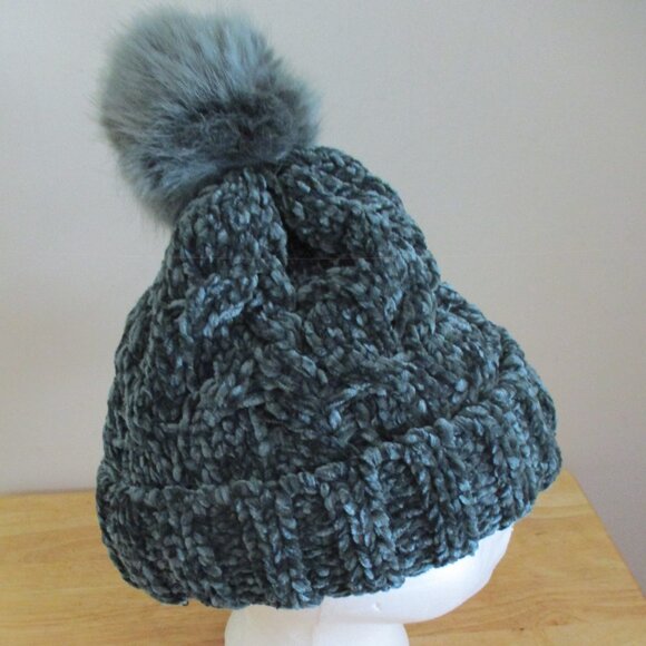 Vera Bradley SOFT Knit Chenille Pom Pom Beanie Hat. Green - Picture 3 of 11